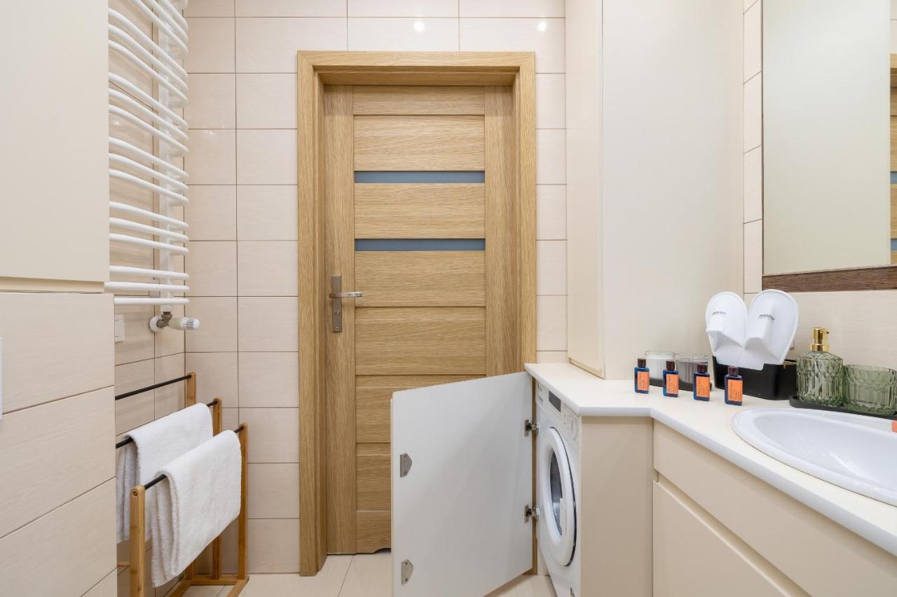 Osiedle Avia Harmonious Apartment With Balcony & Parking Cracow By Renters Prestige Krakau Exterior foto